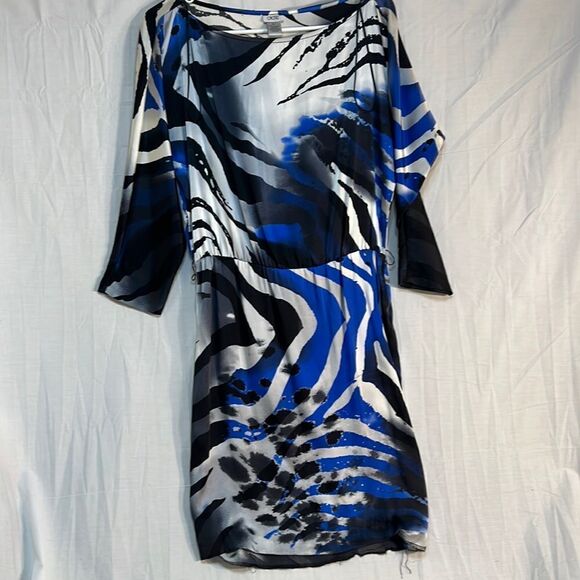 95% silk‎ Cache dress with straps and a loop for a belt - Picture 1 of 5
